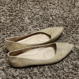Elegant Gold Glitter pointed toe Flats Sz 8